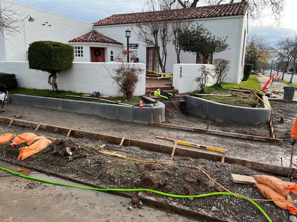 Slide of R and G Construction and  Engineering