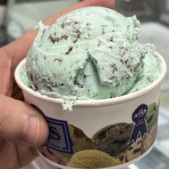 Hometown Ice Cream & Candy - Candy Stores Near Me - Flat Rock, Michigan