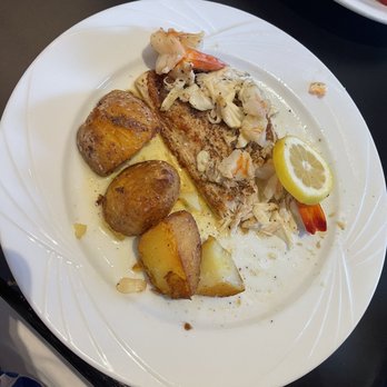 The Ginocchio - This was grill fish with potatoes- my gluten free meal. So good! - Cocktail Bars Near Me - Marshall, Texas