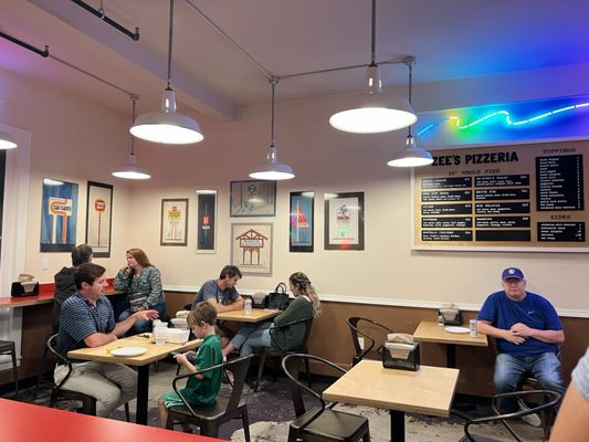 Zee's Pizzeria by null