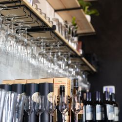 Floyd’s Wine Lounge