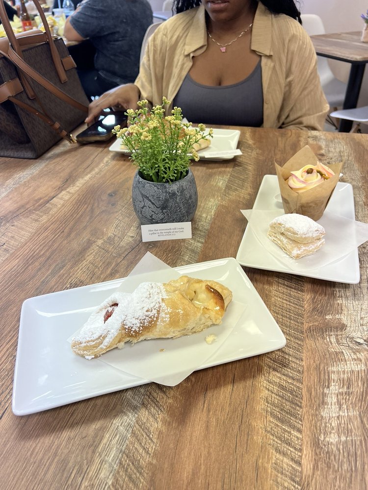 MOM & SON BAKERY Updated April 2024 6430 Bandera Rd, Leon Valley