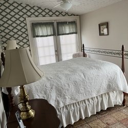 Annie's Inn Bed & Breakfast - Interior