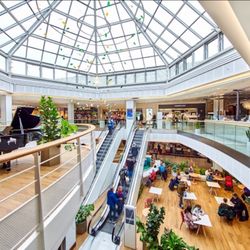 Woluwe Shopping Center - Indoor photo of mall