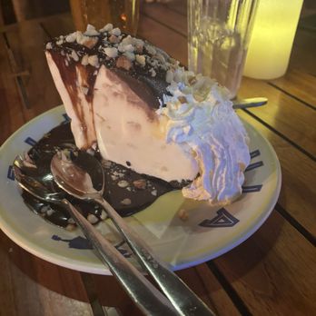 Duke's Beach House - Kimo's Hula Pie - Breakfast & Brunch Near Me - Lahaina, Hawaii Duke's Beach House - Kimo's Hula Pie - Breakfast & Brunch Near Me - Lahaina, Hawaii