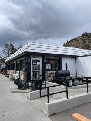 Smokin Yard's BBQ by null