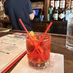 Luke's Bar and Grill