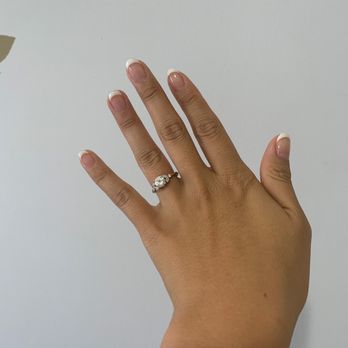 Lecheta Nail Bar - Gel French Tip with Natural Nails - Nail Salons Near Me - Bellflower, California