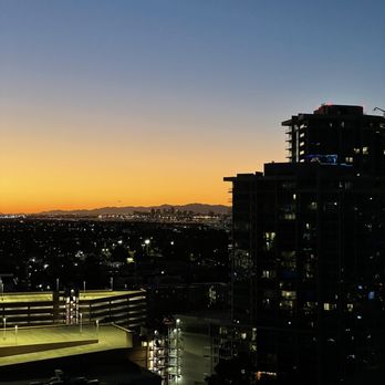Skysill Rooftop Lounge - Sunset views from the bar - Lounges Near Me - Tempe, Arizona Skysill Rooftop Lounge - Sunset views from the bar - Lounges Near Me - Tempe, Arizona