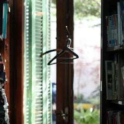 Biblioteca José Marmol - Salida al patio, super lindo.