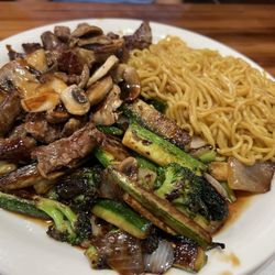 Kobe - Steak Yakisoba with veggies