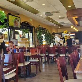 Tantawan Thai Kitchen - The view to entrance. - Thai Near Me - Rosemead, California Tantawan Thai Kitchen - The view to entrance. - Thai Near Me - Rosemead, California