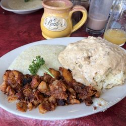 Carlin county: biscuit with sausage gravy, grits and potatoes