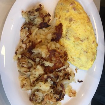 Cozy Corner - Harlem Ave - Ham and cheese omelette - Breakfast & Brunch Near Me - Chicago, Illinois Cozy Corner - Harlem Ave - Ham and cheese omelette - Breakfast & Brunch Near Me - Chicago, Illinois