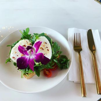 Chant’el Cafe - Avocado toast with poached eggs - Cafes Near Me - Folsom, California