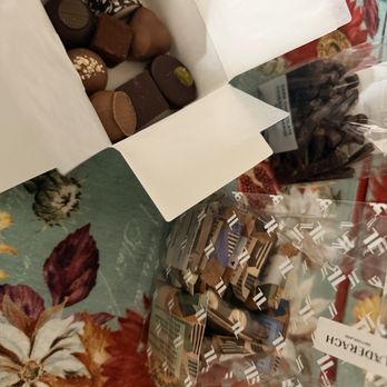 Läderach - Pralines and truffles - Chocolatiers & Shops Near Me - Walnut Creek, California