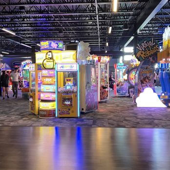 Supercharged Entertainment - Go Karts Near Me - Edison, New Jersey