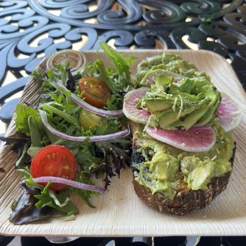 Le Cafe De La Plage - Avocado Toast - Coffee & Tea Near Me - Malibu, California Le Cafe De La Plage - Avocado Toast - Coffee & Tea Near Me - Malibu, California