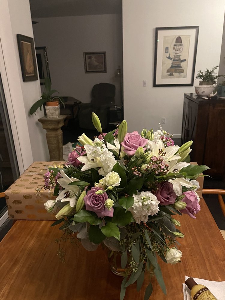 ABBEY’S FLOWER GARDEN 56 Photos 23801 Calabasas Rd, Calabasas