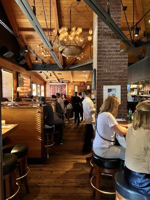 White House Tavern by null