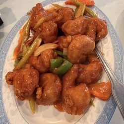 General's Shrimp 3.5/5 a wasn't a fan of the sauce but loved the crispness in the breading of the shrimp