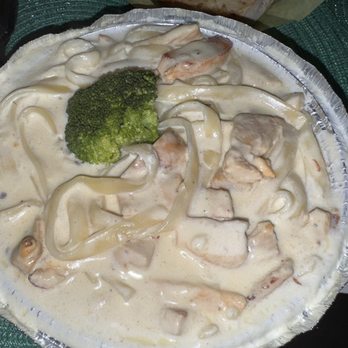 Porto Village PIzza #3 - Chicken fettuccine Alfredo - Pizza Near Me - Long Beach, California Porto Village PIzza #3 - Chicken fettuccine Alfredo - Pizza Near Me - Long Beach, California