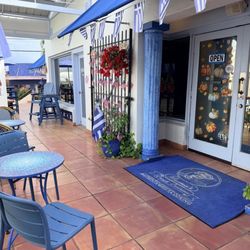 Mama's Greek Cuisine
