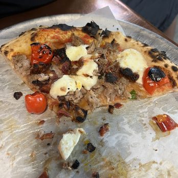 Fiamma Pizza Company - Sausage and pepper pizza - Pizza Near Me - Chattanooga, Tennessee