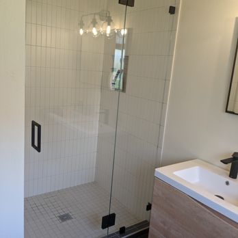 Burien Glass - Inline shower enclosure - Glass & Mirrors Near Me - Seattle, Washington