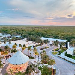 My Beach Suites Rentals - Front of hotel entrance, carousel
