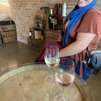 Saini Vineyards - Great crispy wines and big smiles - Wine Tasting Room Near Me - Healdsburg, California Saini Vineyards - Great crispy wines and big smiles - Wine Tasting Room Near Me - Healdsburg, California