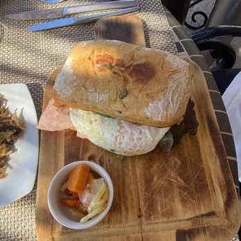 La Roca - Breakfast sandwich + side of hash browns - Seafood Near Me - Cabo San Lucas, BCS La Roca - Breakfast sandwich + side of hash browns - Seafood Near Me - Cabo San Lucas, BCS