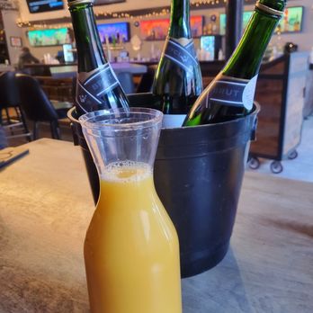The Dime - Unlimited Mimosa - Sports Bars Near Me - Chicago, Illinois