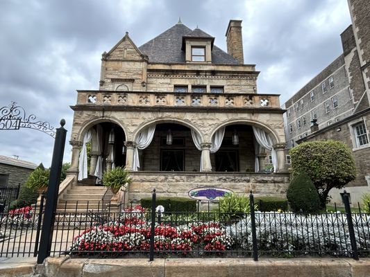 Boggs Mansion by null