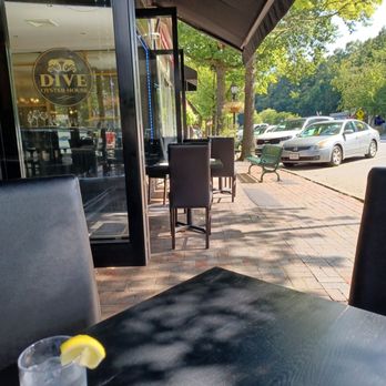 Dive Oyster House - Outside patio - Seafood Near Me - Briarcliff Manor, New York
