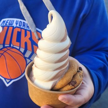 Scoop Dreams - Chocolate/Vanilla Swirl Ice Cream w/ warm chocolate chip cookies - Ice Cream & Frozen Yogurt Near Me