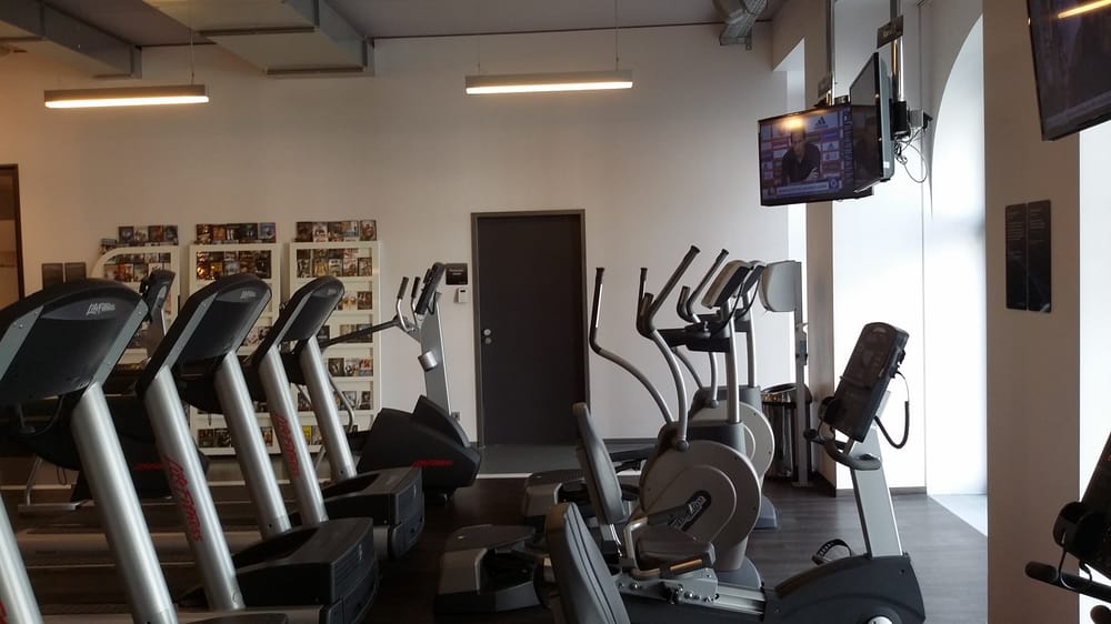 FITNESS FIRST Updated May 2024 12 Photos & 11 Reviews Jägerstr