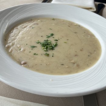 The Harbor Restaurant - Clam chowder - Seafood Near Me - Santa Barbara, California The Harbor Restaurant - Clam chowder - Seafood Near Me - Santa Barbara, California