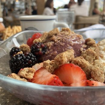 Deck. - Acai Bowl - Hawaiian Near Me - Honolulu, Hawaii Deck. - Acai Bowl - Hawaiian Near Me - Honolulu, Hawaii