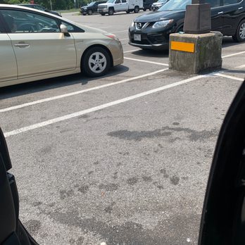 Morton Plaza and Rest Stop - Nasty parking lot - Rest Stops Near Me - Eskdale, West Virginia