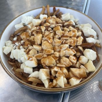 Brasseur de Montréal - Classic Poutine - Gastropubs Near Me - Montreal, Quebec Brasseur de Montréal - Classic Poutine - Gastropubs Near Me - Montreal, Quebec
