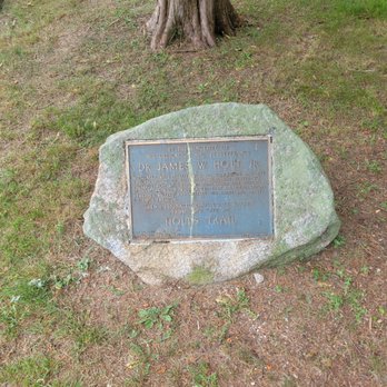 Fort Barton - Hiking Near Me - Tiverton, Rhode Island