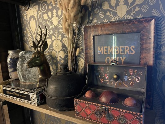 Hoot & Annie by null