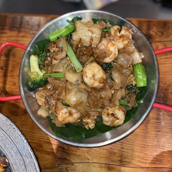 Lemongrass Brooklyn - Pad See Ew - Thai Near Me - Brooklyn, New York