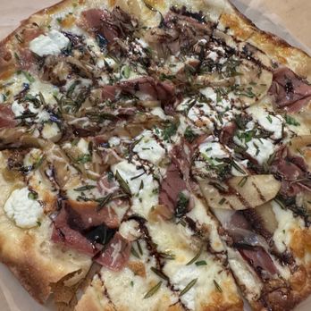 The Red Grape - Glen Ellen pizza - Pizza Near Me - Sonoma, California The Red Grape - Glen Ellen pizza - Pizza Near Me - Sonoma, California