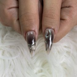 Lume Nails & Spa