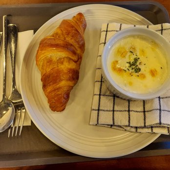 Moma’s Cafe - a croissant and a bowl of soup - Cafes Near Me - Orlando, Florida Moma’s Cafe - a croissant and a bowl of soup - Cafes Near Me - Orlando, Florida
