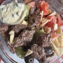 Lomit's - Caesar salad with steak