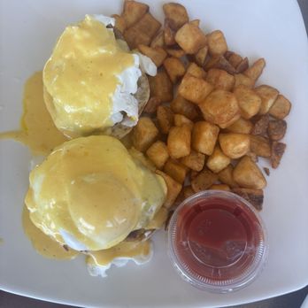 Kennedy Rooftop - Crab Benedict - Cocktail Bars Near Me - Chicago, Illinois