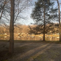 Waters Edge Family Campground - Pond.